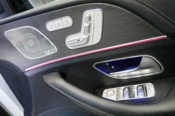 https://vehicle-cdn.autoleague.cloud/30640_U111362_9.jpg
