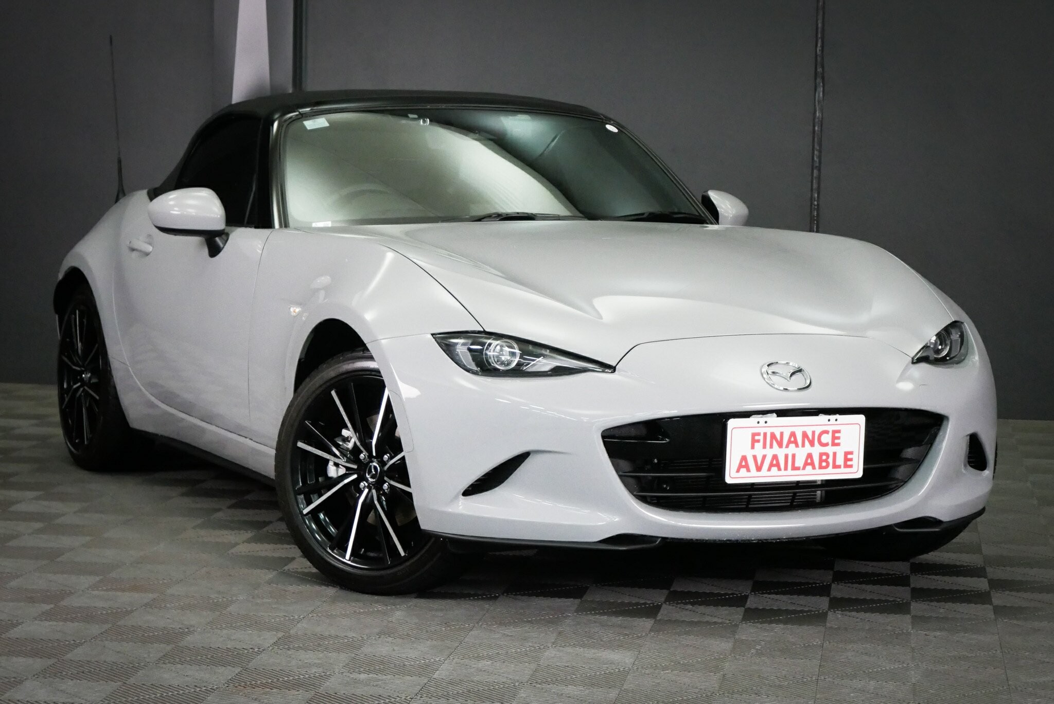 Mazda Mx-5 image 1