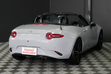 https://vehicle-cdn.autoleague.cloud/30640_U111363_4.jpg