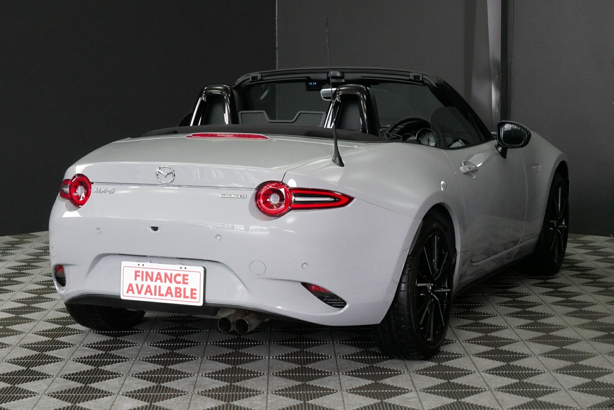 Mazda Mx-5 image 4