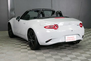 https://vehicle-cdn.autoleague.cloud/30640_U111363_6.jpg