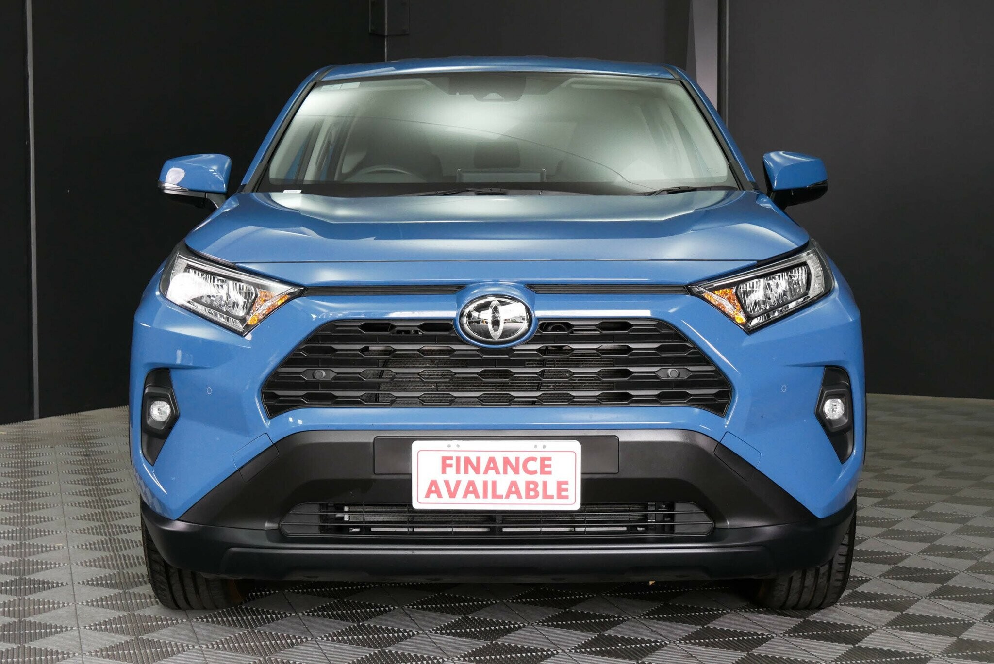 Toyota Rav4 image 2