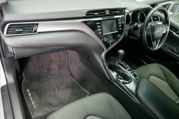 https://vehicle-cdn.autoleague.cloud/30640_U111384_16.jpg