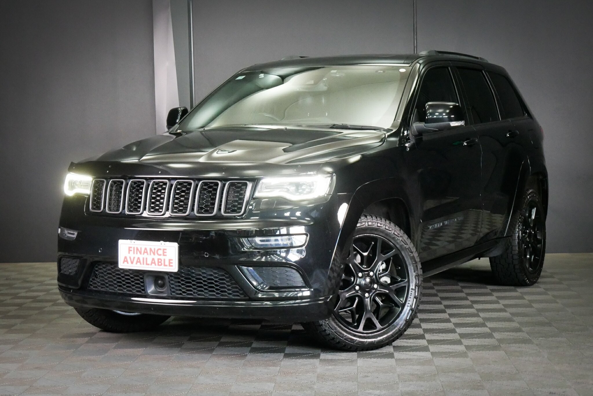 Jeep Grand Cherokee image 3