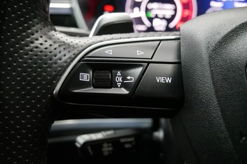 https://vehicle-cdn.autoleague.cloud/30640_U111392_14.jpg