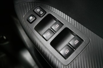 https://vehicle-cdn.autoleague.cloud/30640_U111393_16.jpg