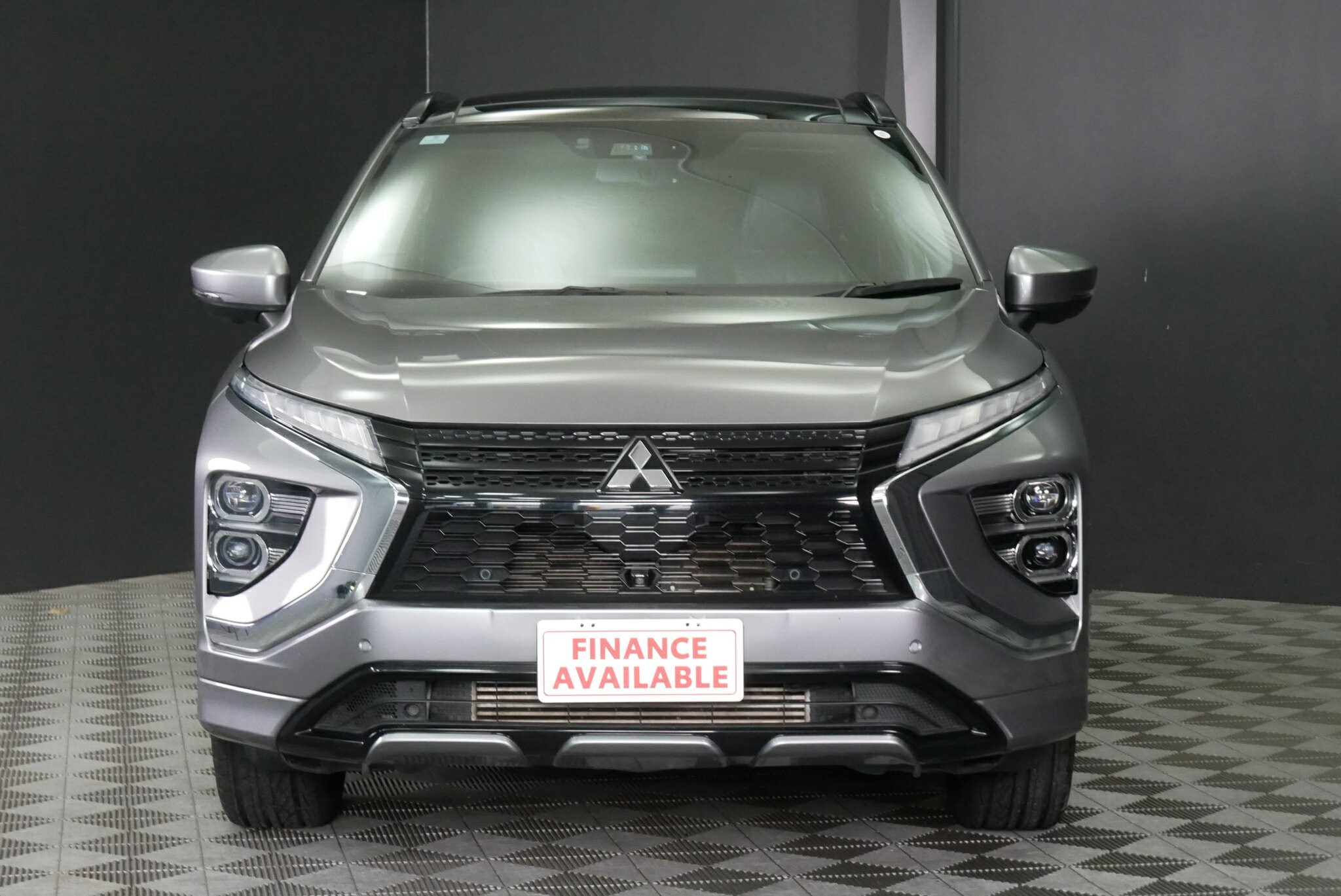 Mitsubishi Eclipse Cross image 2