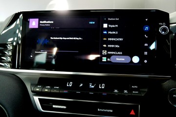 https://vehicle-cdn.autoleague.cloud/30640_U111404_11.jpg