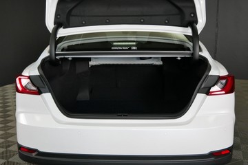 https://vehicle-cdn.autoleague.cloud/30640_U111404_22.jpg