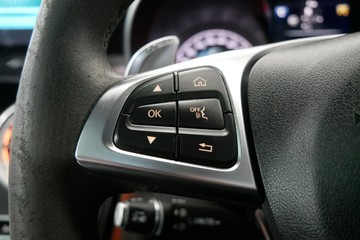 https://vehicle-cdn.autoleague.cloud/30640_U111405_14.jpg