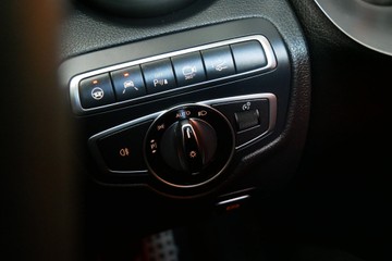 https://vehicle-cdn.autoleague.cloud/30640_U111405_17.jpg