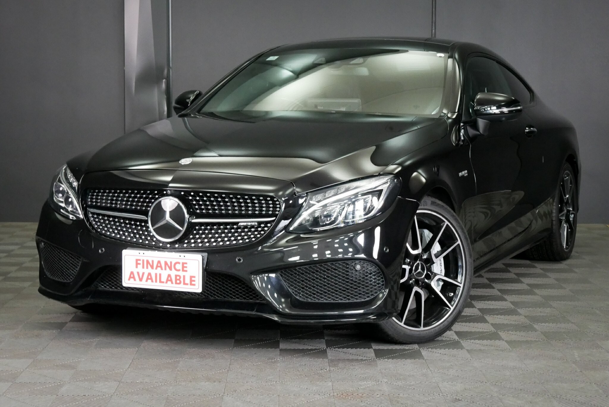 Mercedes Benz C-class image 3