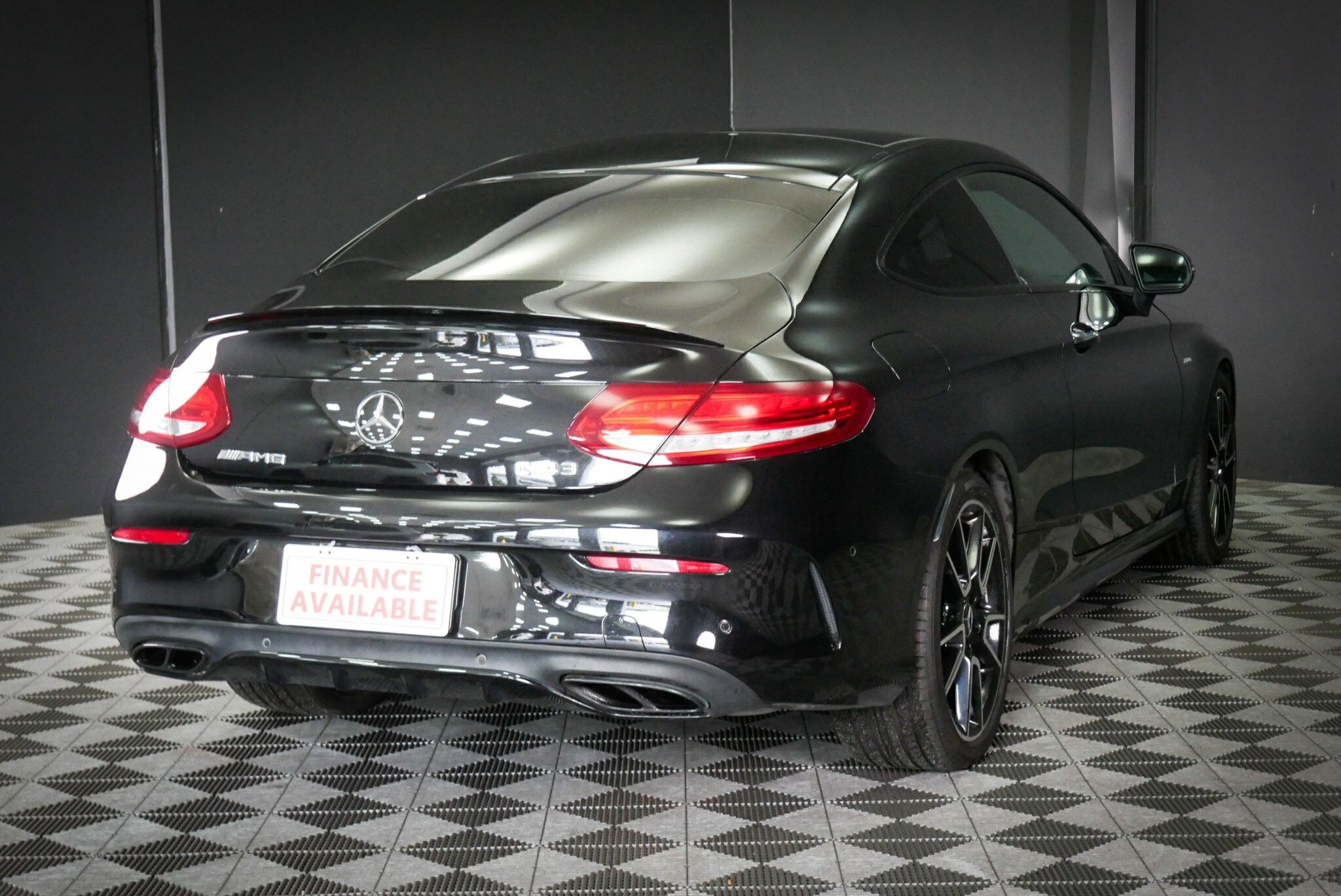 Mercedes Benz C-class image 4