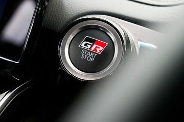 https://vehicle-cdn.autoleague.cloud/30640_U111409_12.jpg