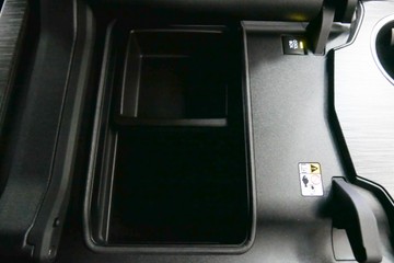 https://vehicle-cdn.autoleague.cloud/30640_U111409_14.jpg