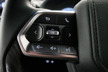 https://vehicle-cdn.autoleague.cloud/30640_U111409_15.jpg