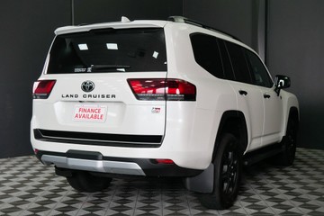 https://vehicle-cdn.autoleague.cloud/30640_U111409_4.jpg