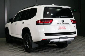https://vehicle-cdn.autoleague.cloud/30640_U111409_6.jpg