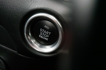 https://vehicle-cdn.autoleague.cloud/30640_U111410_17.jpg