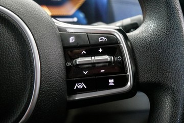 https://vehicle-cdn.autoleague.cloud/30640_U111411_16.jpg