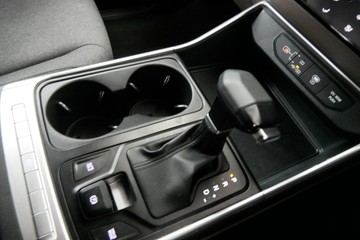 https://vehicle-cdn.autoleague.cloud/30640_U111412_15.jpg