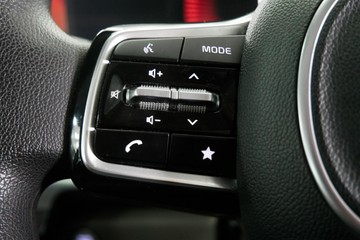 https://vehicle-cdn.autoleague.cloud/30640_U111412_16.jpg