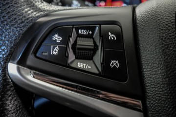 https://vehicle-cdn.autoleague.cloud/30640_U111413_16.jpg