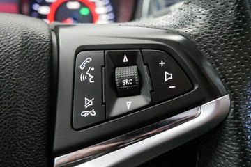 https://vehicle-cdn.autoleague.cloud/30640_U111413_17.jpg