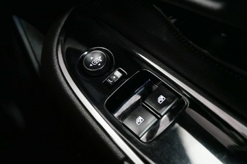 https://vehicle-cdn.autoleague.cloud/30640_U111413_19.jpg