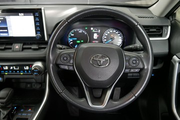https://vehicle-cdn.autoleague.cloud/30640_U111421_10.jpg