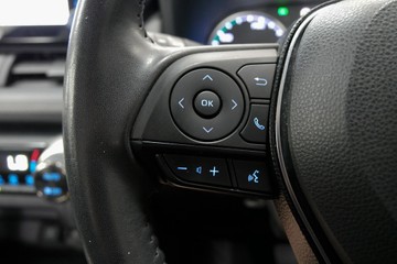 https://vehicle-cdn.autoleague.cloud/30640_U111421_12.jpg