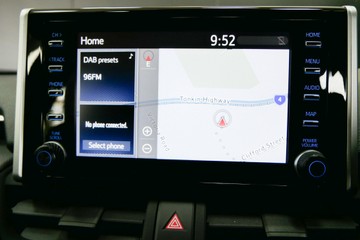https://vehicle-cdn.autoleague.cloud/30640_U111421_14.jpg