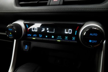 https://vehicle-cdn.autoleague.cloud/30640_U111421_16.jpg