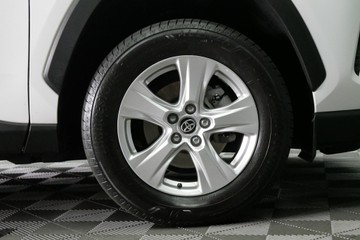 https://vehicle-cdn.autoleague.cloud/30640_U111423_7.jpg
