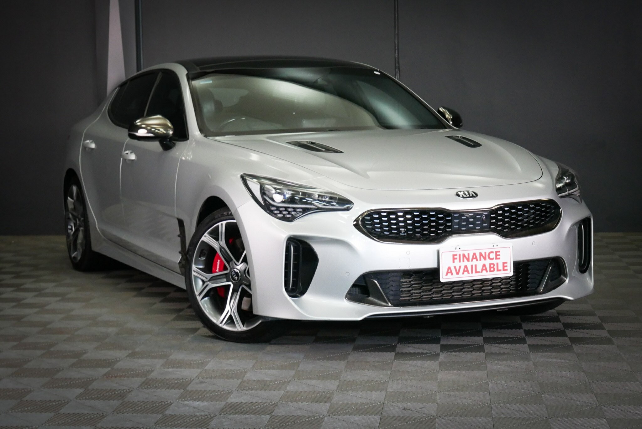 https://vehicle-cdn.autoleague.cloud/30640_U111428_1.jpg
