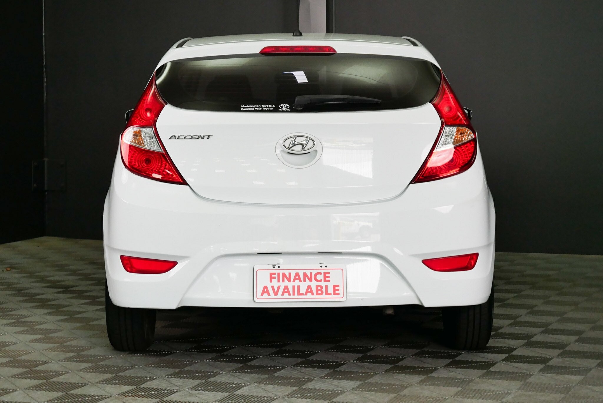 Hyundai Accent image 4