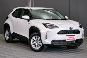 https://vehicle-cdn.autoleague.cloud/30640_U111436_1.jpg