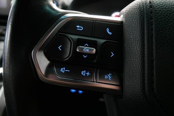 https://vehicle-cdn.autoleague.cloud/30640_U111437_15.jpg