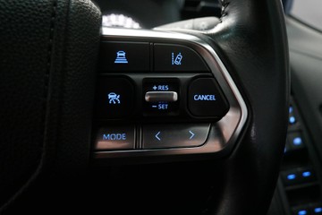 https://vehicle-cdn.autoleague.cloud/30640_U111437_16.jpg