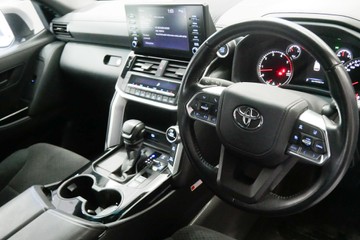 https://vehicle-cdn.autoleague.cloud/30640_U111437_9.jpg