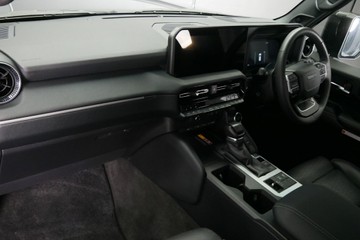 https://vehicle-cdn.autoleague.cloud/30640_U111438_23.jpg