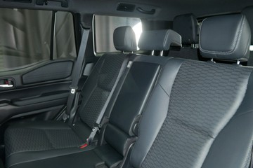 https://vehicle-cdn.autoleague.cloud/30640_U111438_25.jpg