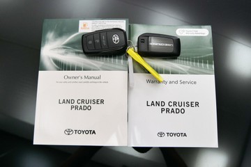 https://vehicle-cdn.autoleague.cloud/30640_U111438_30.jpg