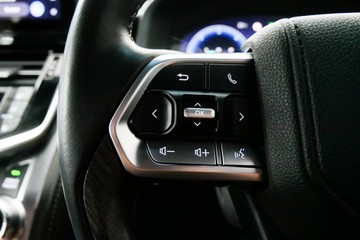 https://vehicle-cdn.autoleague.cloud/30640_U111448_10.jpg