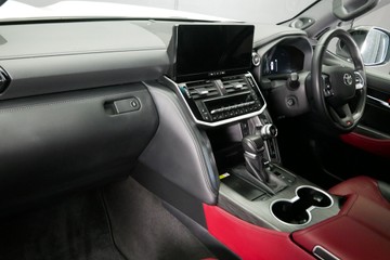 https://vehicle-cdn.autoleague.cloud/30640_U111448_18.jpg