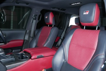 https://vehicle-cdn.autoleague.cloud/30640_U111448_19.jpg