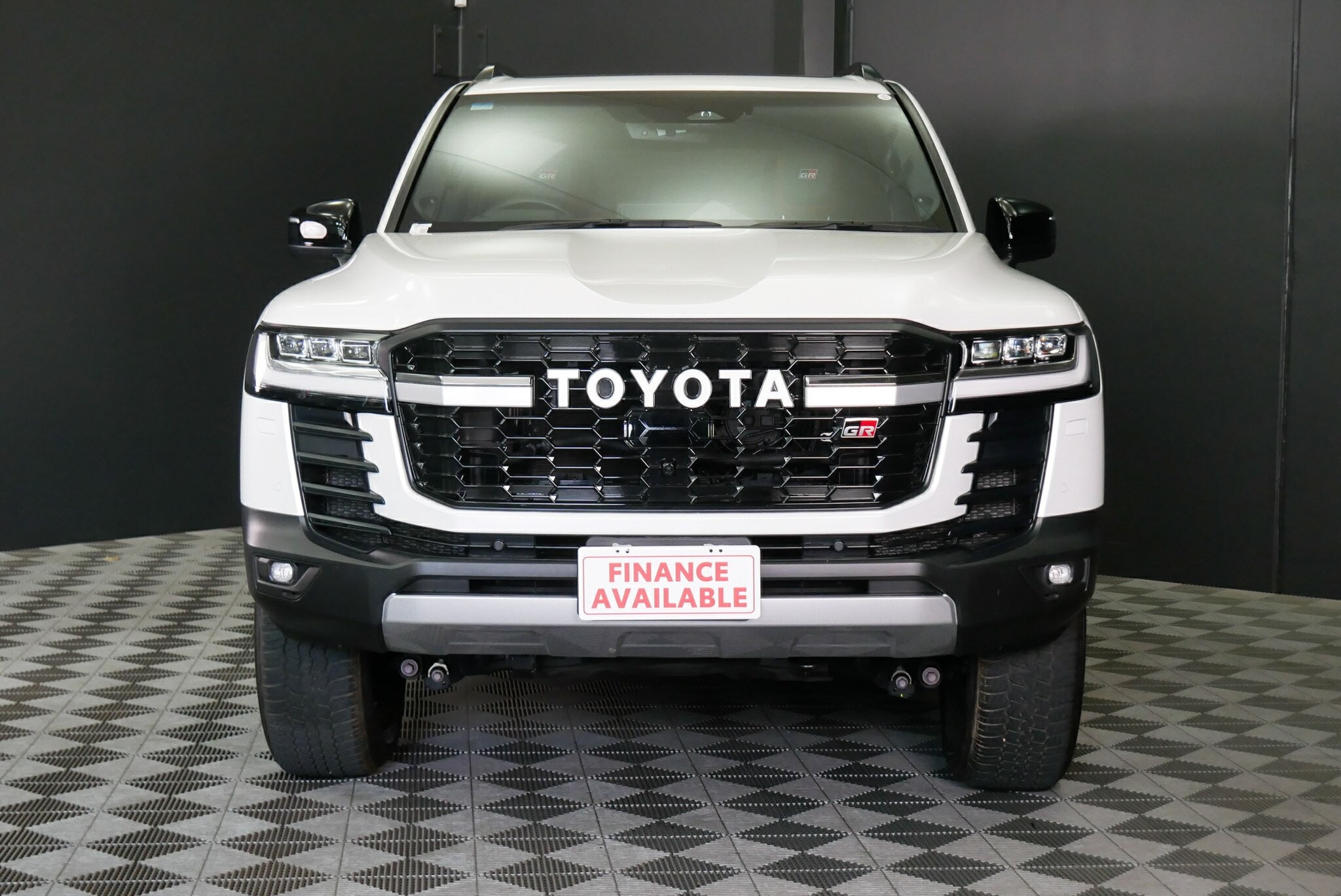 Toyota Landcruiser image 2