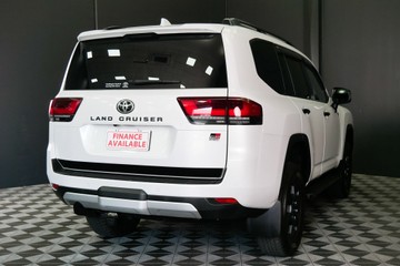https://vehicle-cdn.autoleague.cloud/30640_U111448_22.jpg
