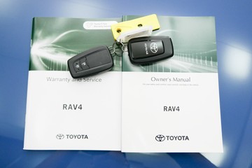 https://vehicle-cdn.autoleague.cloud/30640_U111458_25.jpg