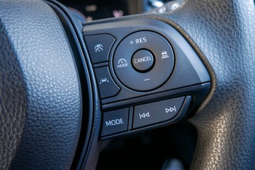 https://vehicle-cdn.autoleague.cloud/30640_U111460_12.jpg